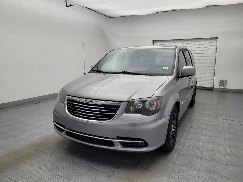 Used 2014 Chrysler Town & Country S FWD image 15