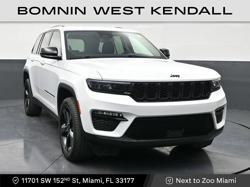 Used 2024 Jeep Grand Cherokee Limited w/ Black Appearance Package image 7