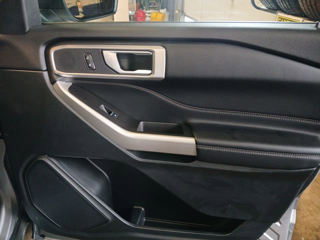 Used 2023 Ford Explorer XLT image 50