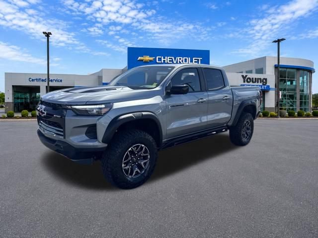 Used 2026 Chevrolet Colorado ZR2 w/ Technology Package AWD/4WD image 3