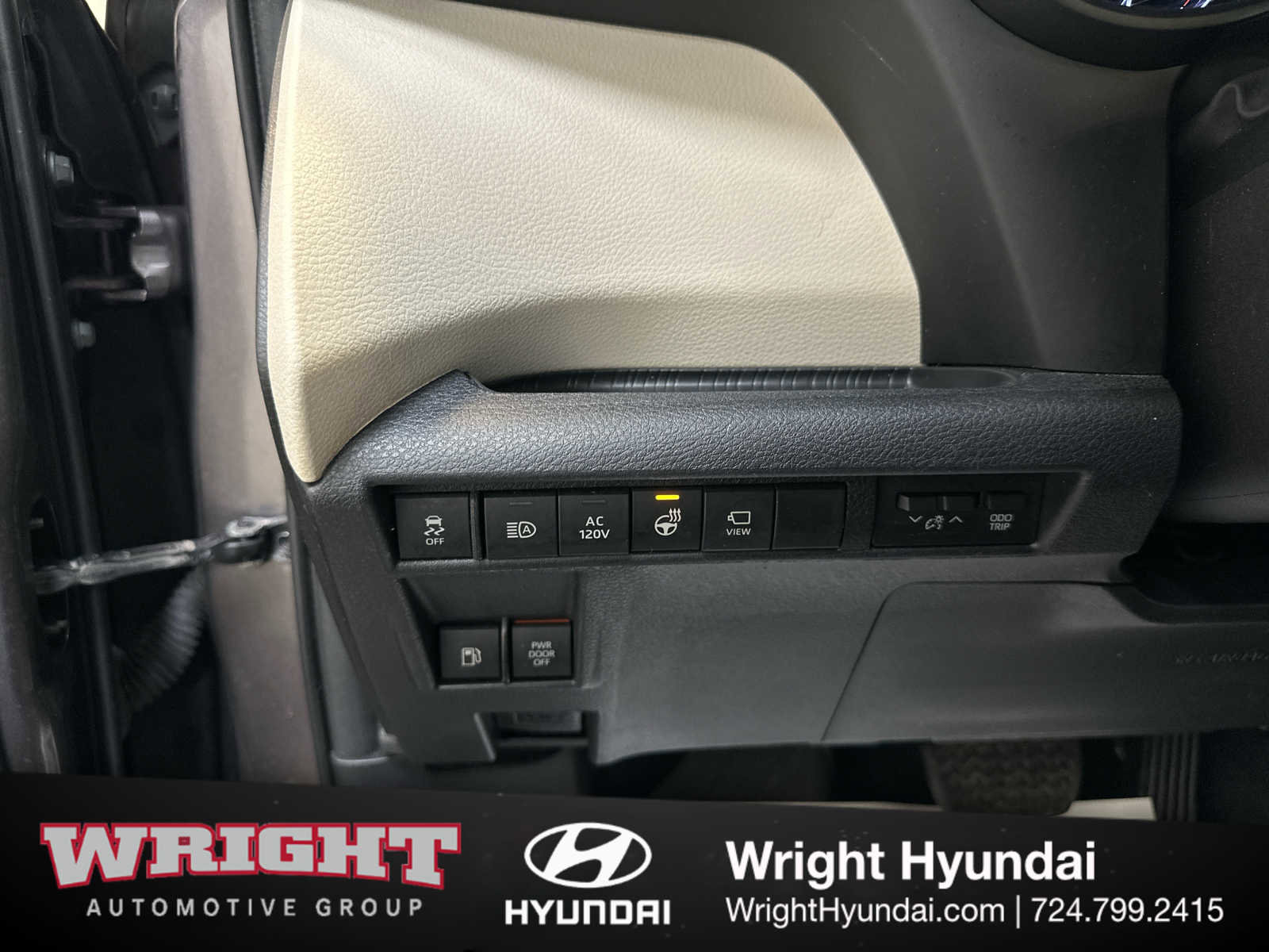 Used 2021 Toyota Sienna Platinum image 23