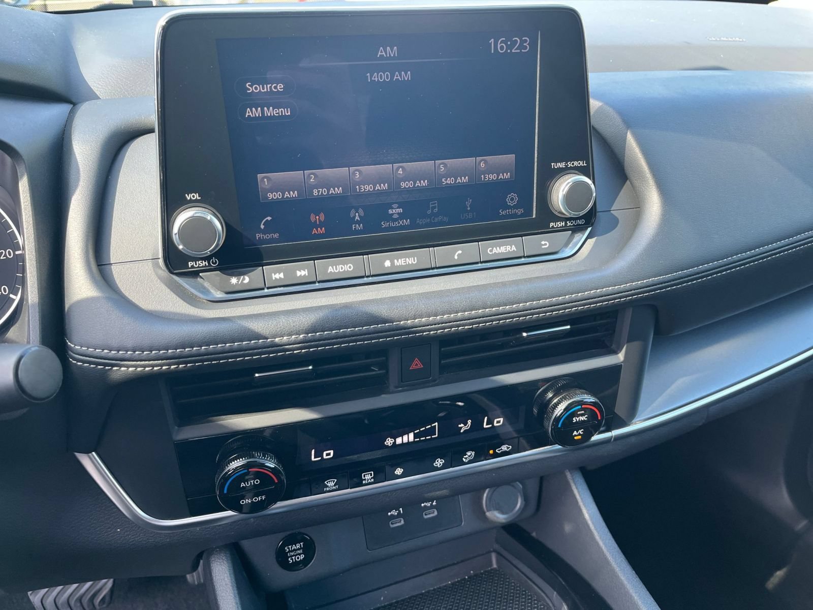 Used 2025 Nissan Rogue SV AWD/4WD image 17