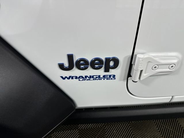 Used 2022 Jeep Wrangler Unlimited Rubicon 4xe w/ Dual Top Group image 10