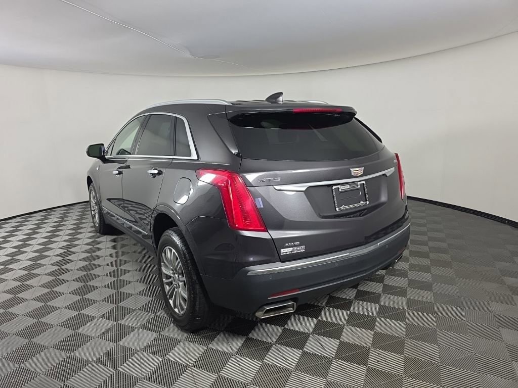 Used 2018 Cadillac XT5 Luxury w/ Driver Awareness Package AWD/4WD image 3