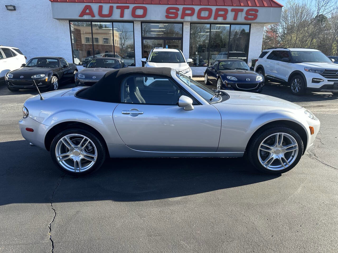Used 2007 MAZDA MX-5 Miata Touring image 4