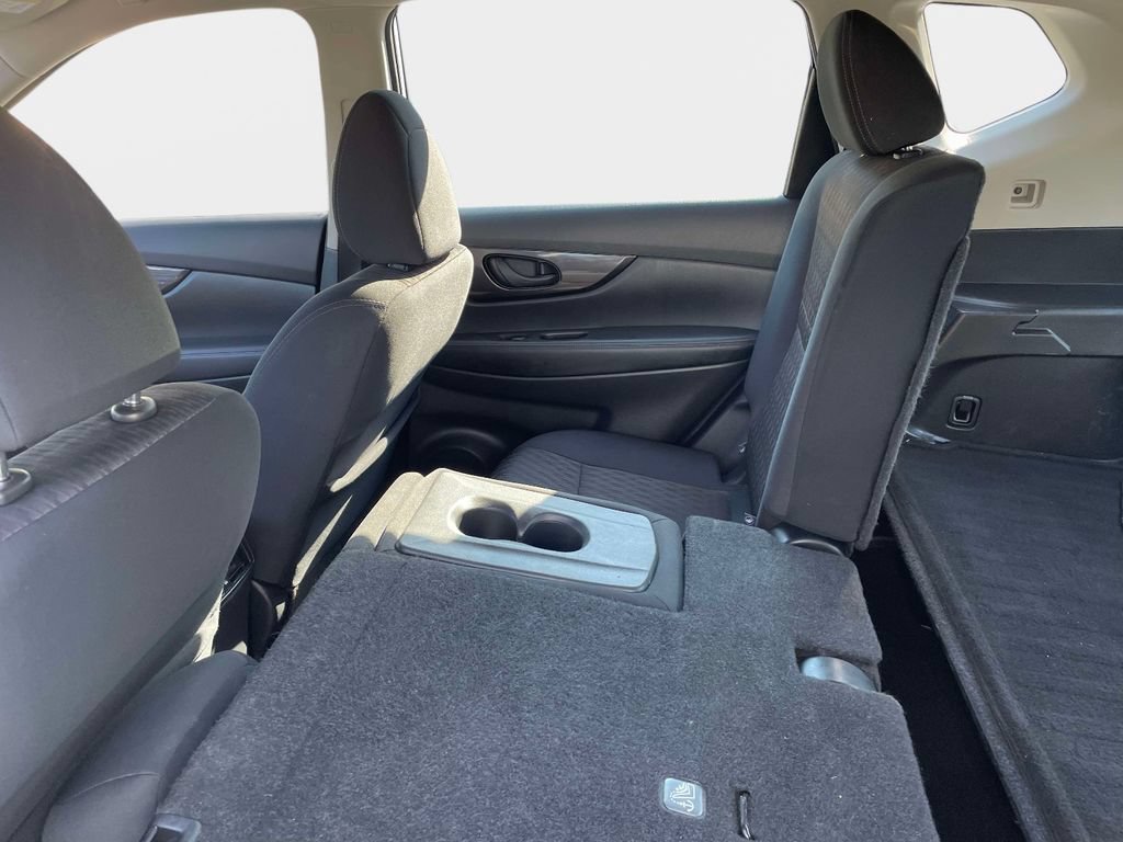 Used 2019 Nissan Rogue S FWD image 16