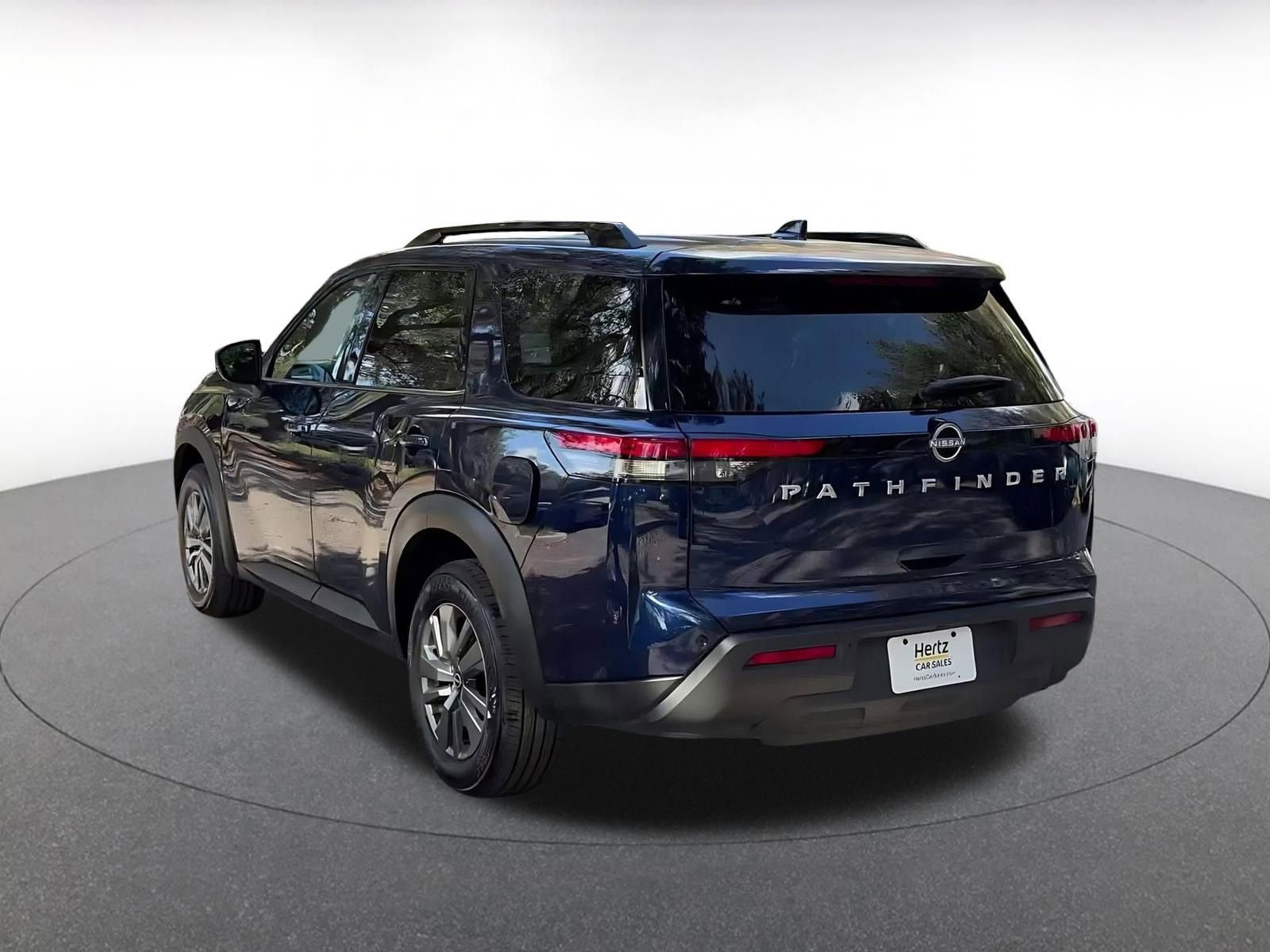 Used 2025 Nissan Pathfinder SV image 11