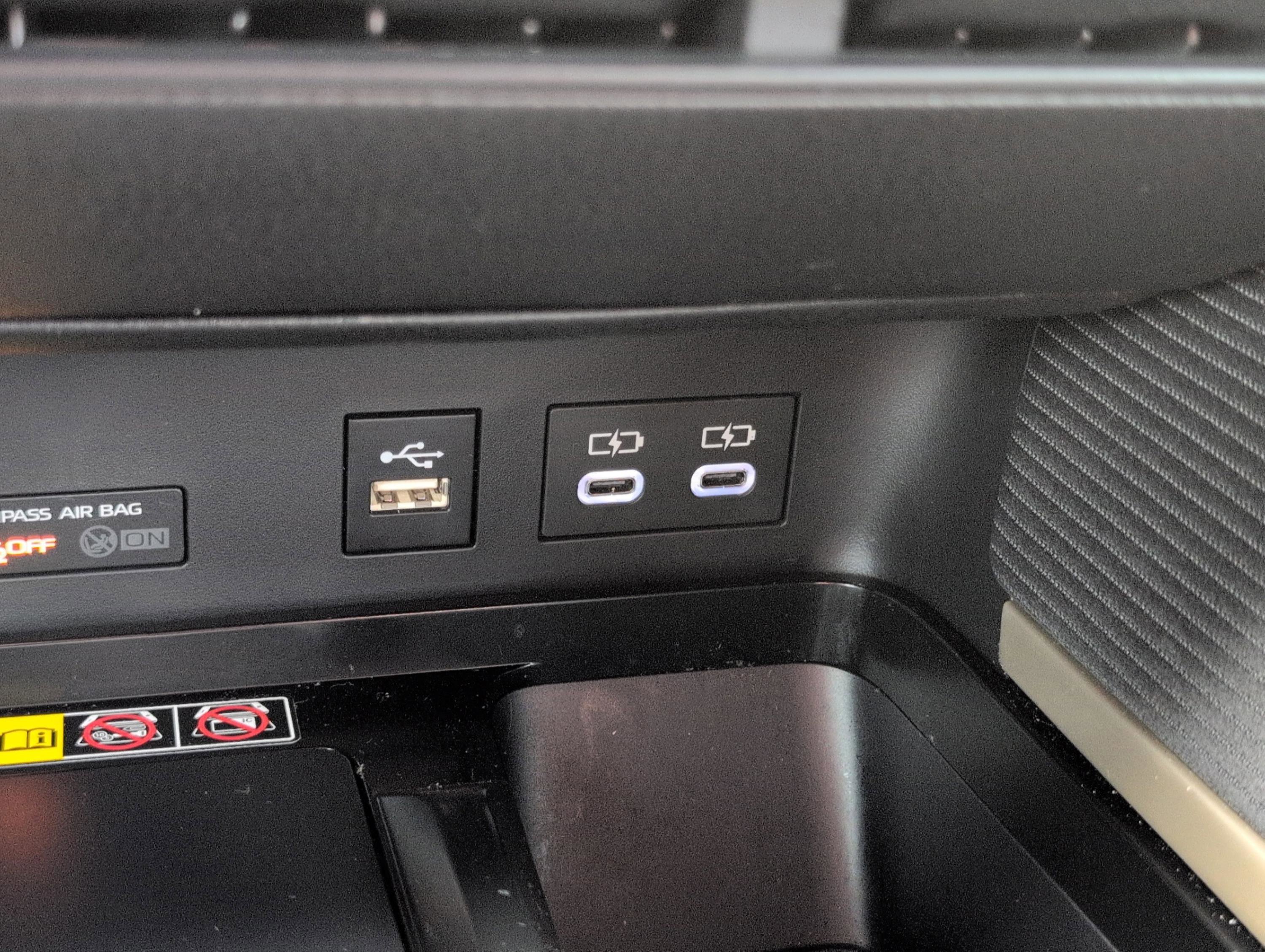 Used 2025 Toyota Camry SE image 28