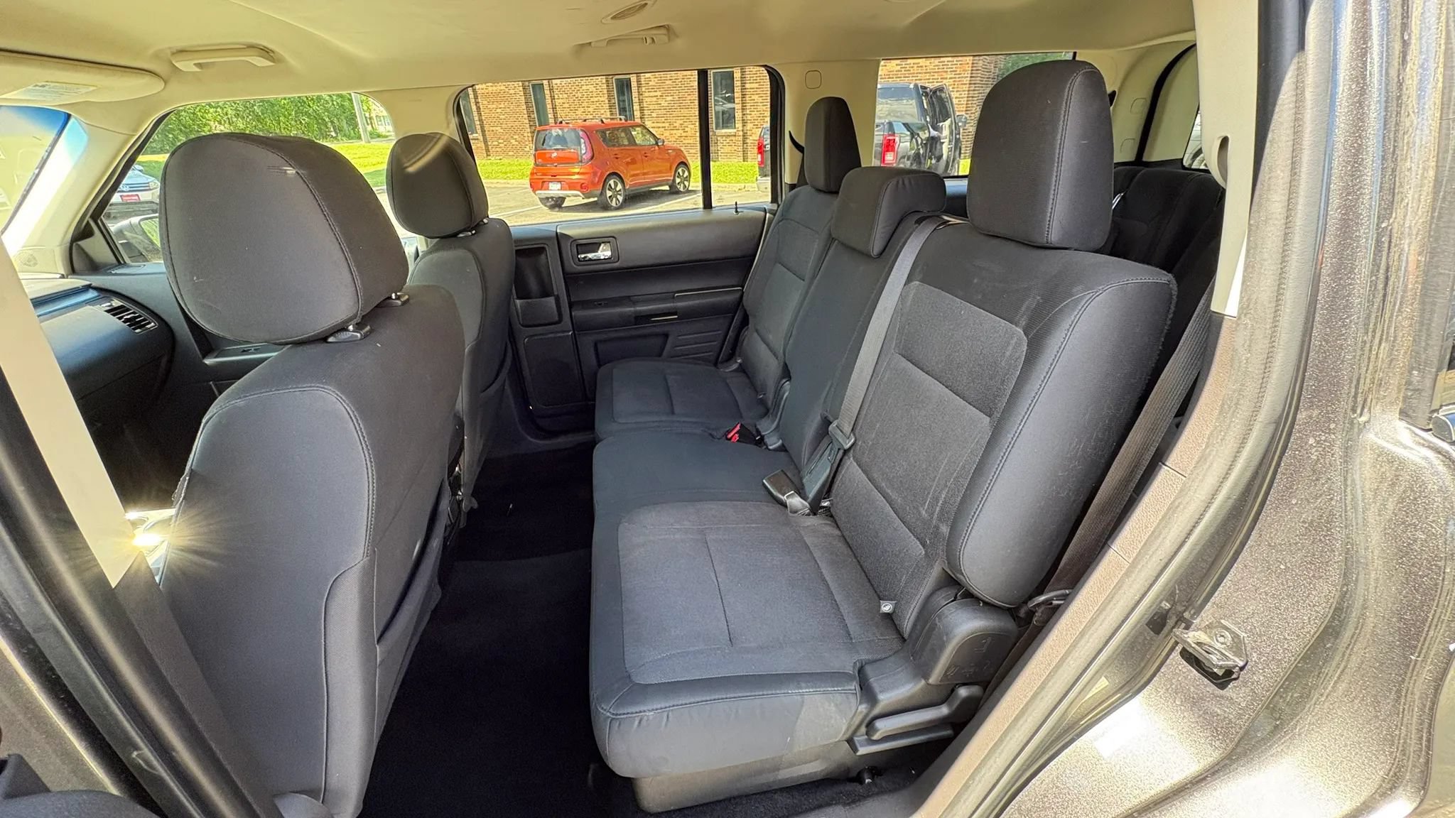 Used 2018 Ford Flex SE FWD image 25