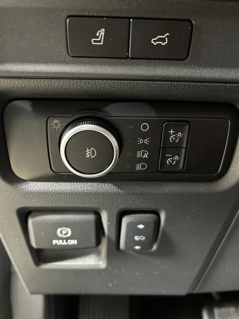 Used 2024 Ford Expedition Max Limited image 13