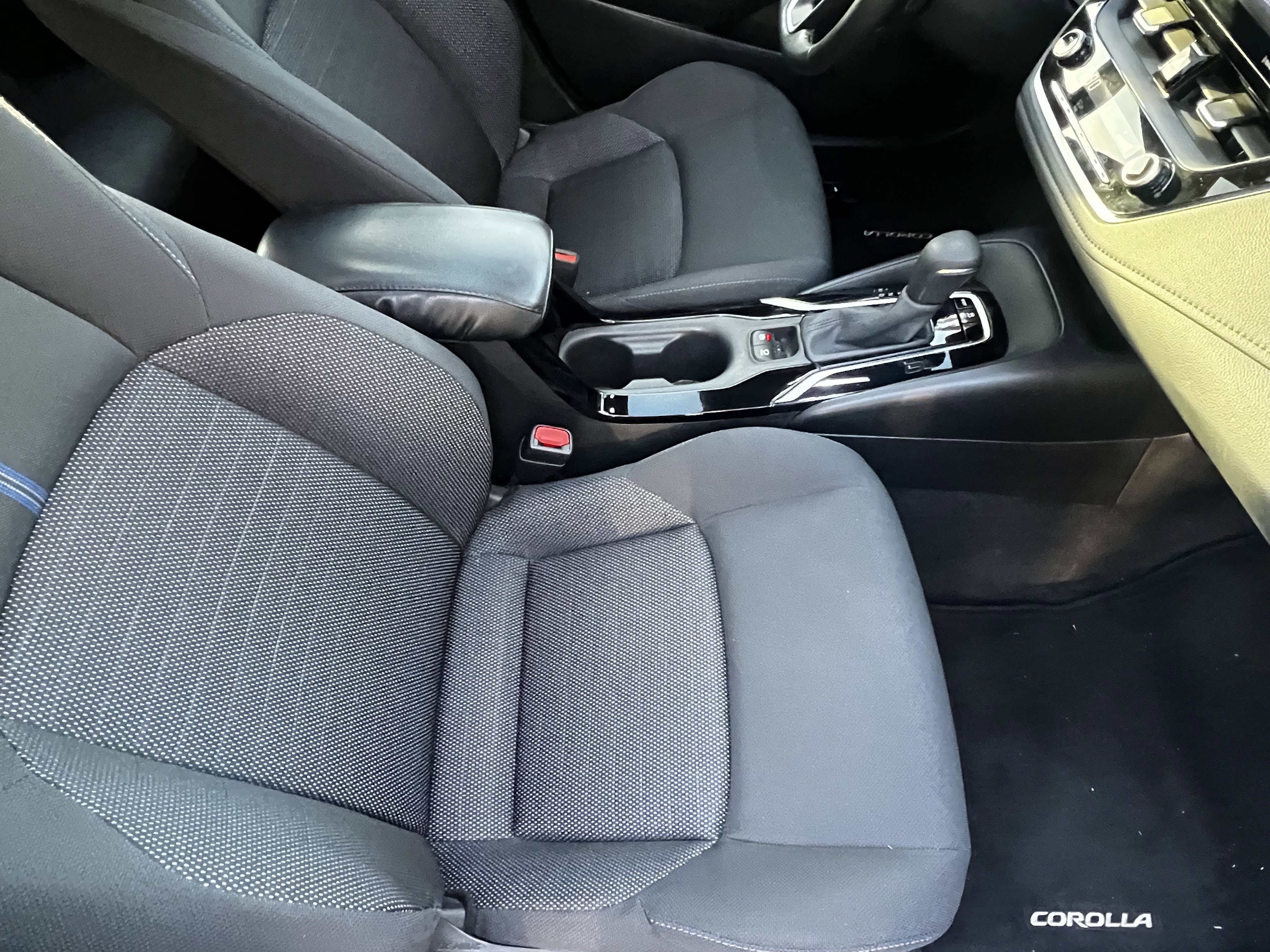 Used 2021 Toyota Corolla SE w/ SE Premium Package image 43