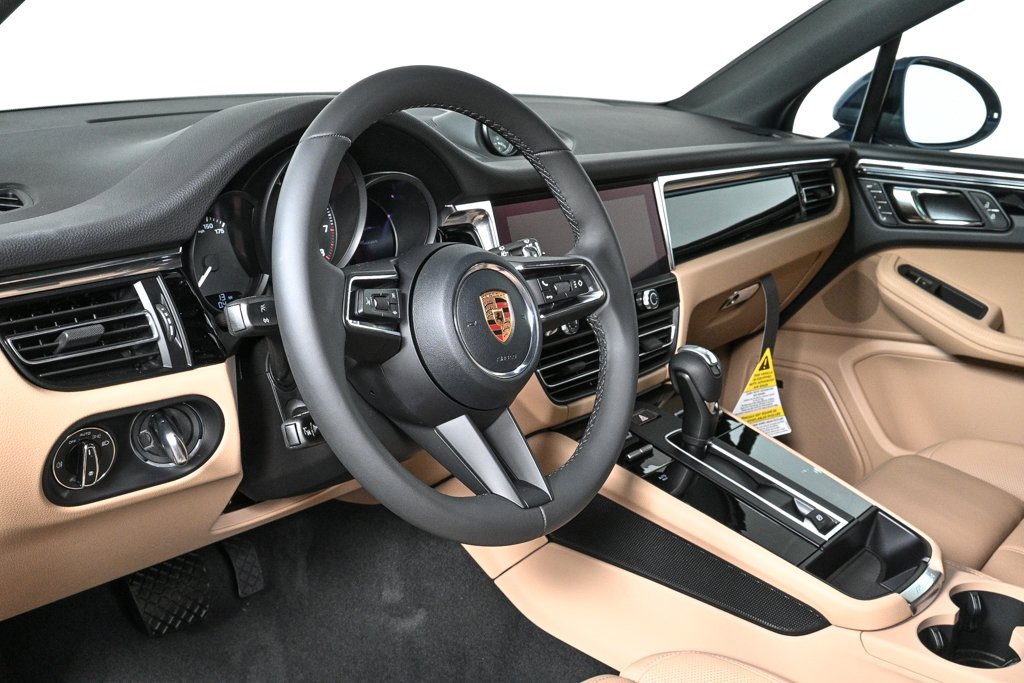 New 2026 Porsche Macan image 4