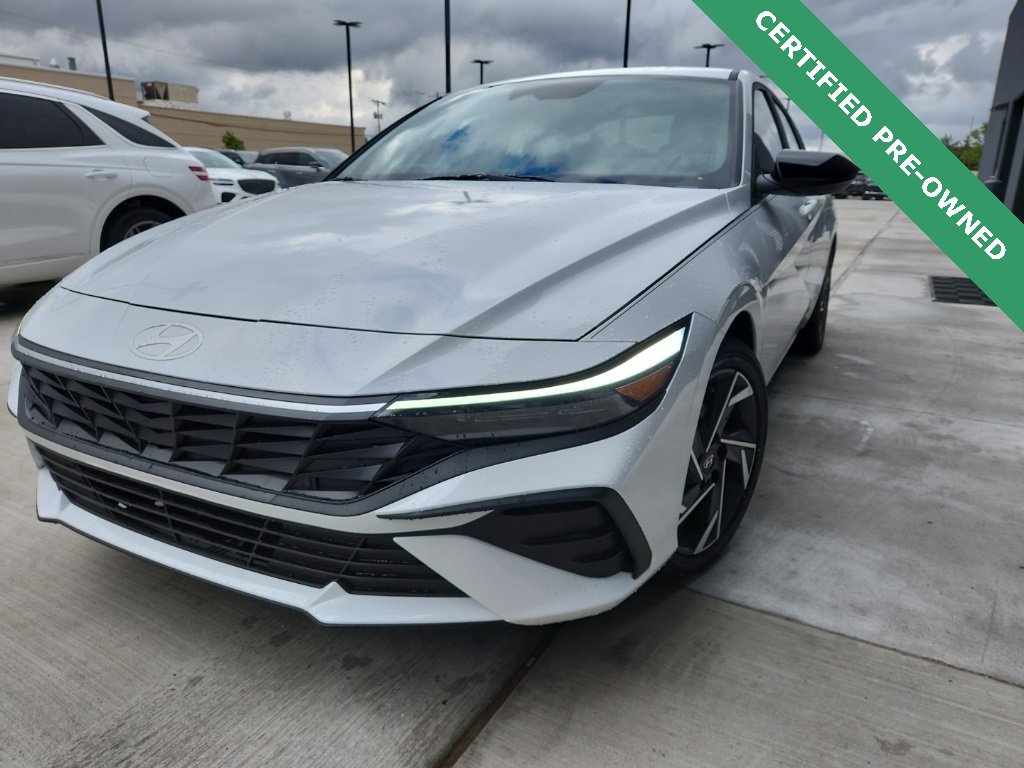 Certified 2025 Hyundai Elantra SEL image 1