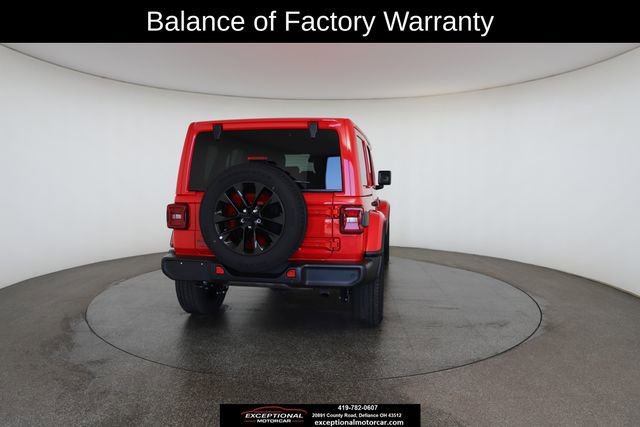 Used 2025 Jeep Wrangler Unlimited Sahara w/ Safety Group image 16