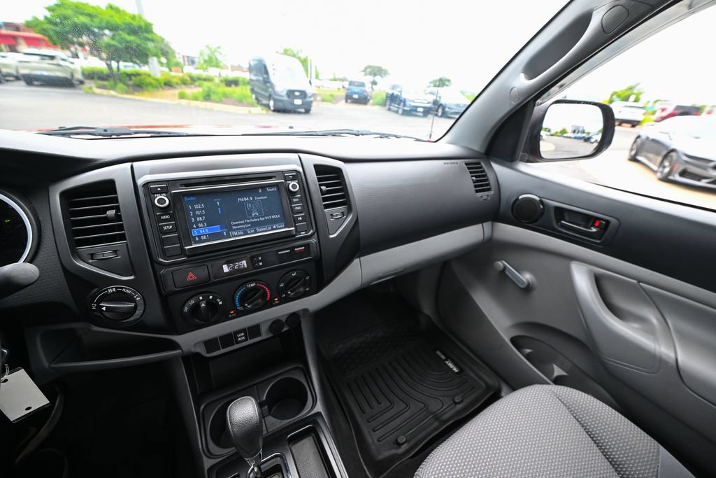 Used 2014 Toyota Tacoma 4x4 Regular Cab image 26