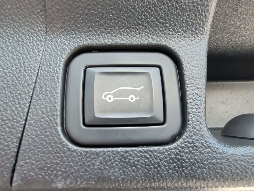 Used 2021 GMC Acadia SLE w/ Driver Convenience Package image 21