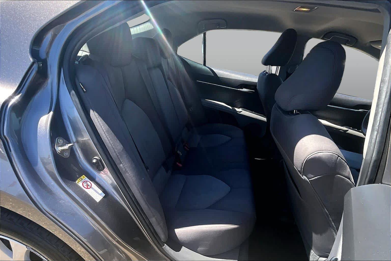 Used 2019 Toyota Camry LE FWD image 19