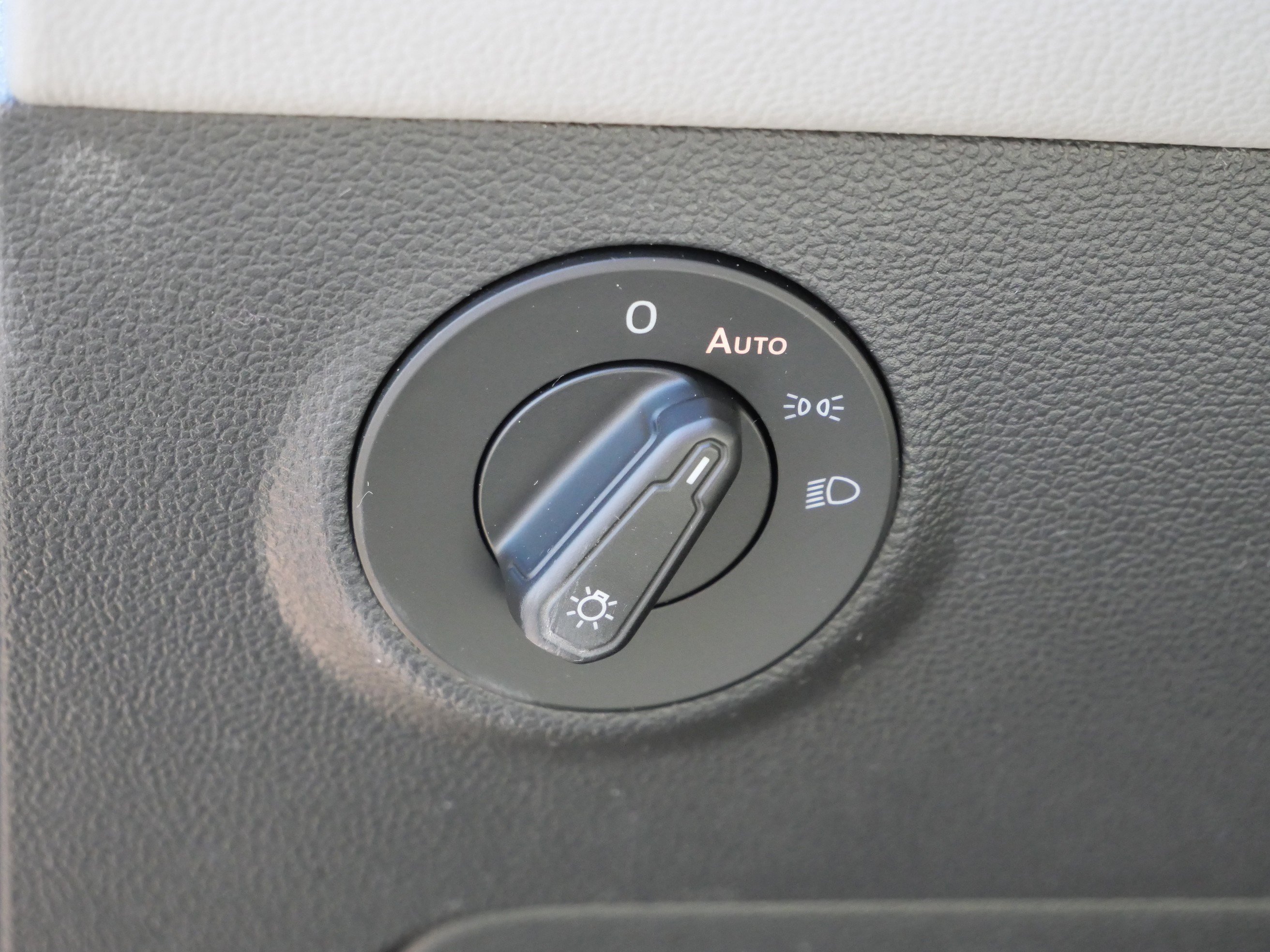 Certified 2022 Volkswagen Taos SE AWD/4WD image 21