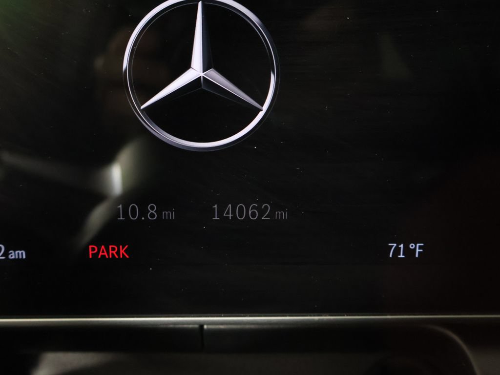 Used 2024 Mercedes-Benz GLC 300 4MATIC w/ AMG Line image 39