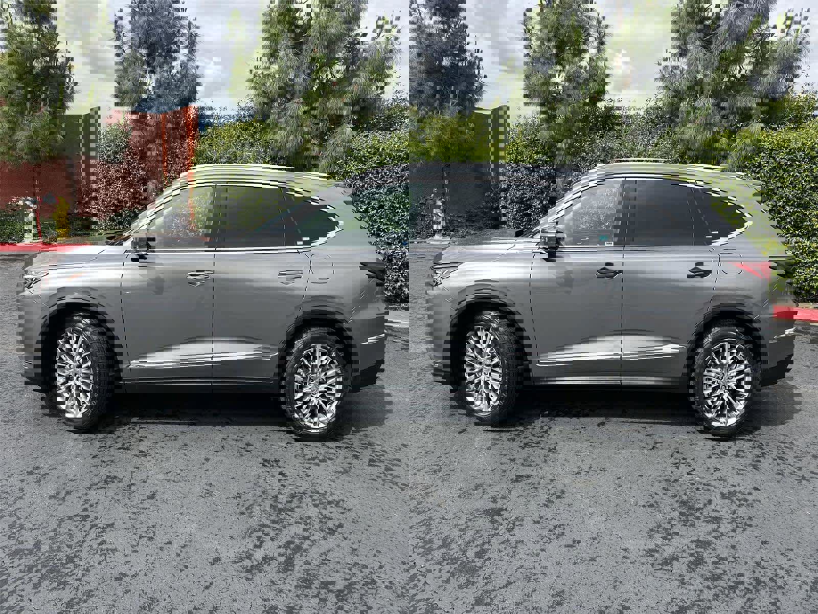 Certified 2023 Acura MDX SH-AWD w/ Advance Package image 3