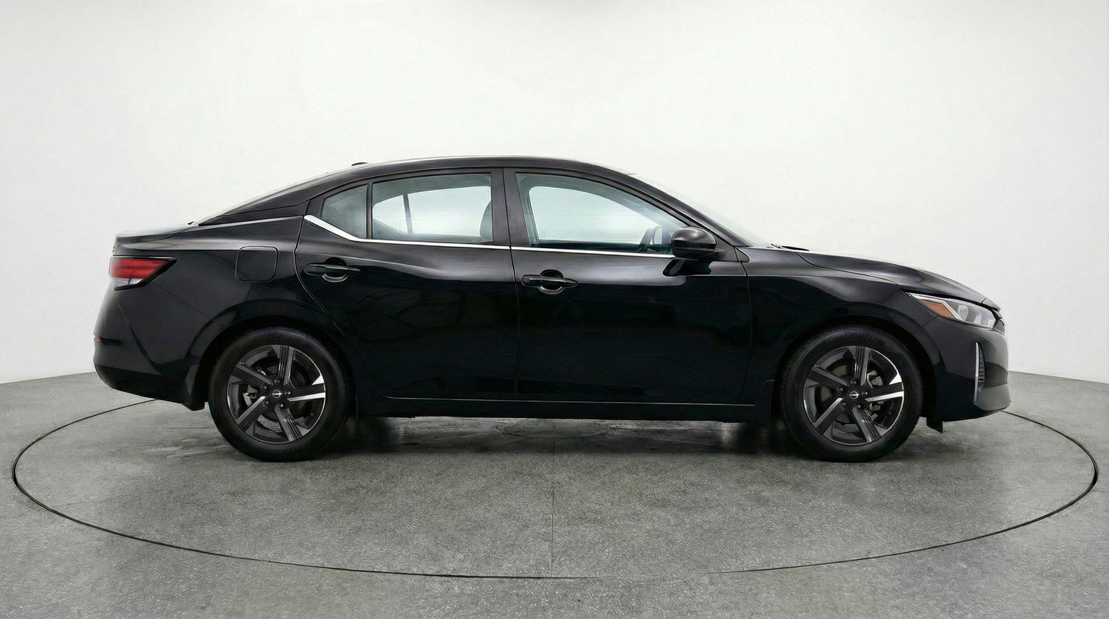 Used 2025 Nissan Sentra SV image 11