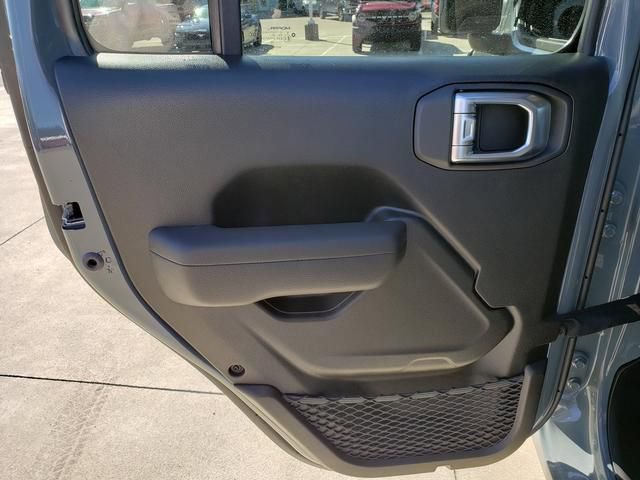 New 2026 Jeep Gladiator Sport AWD/4WD image 13