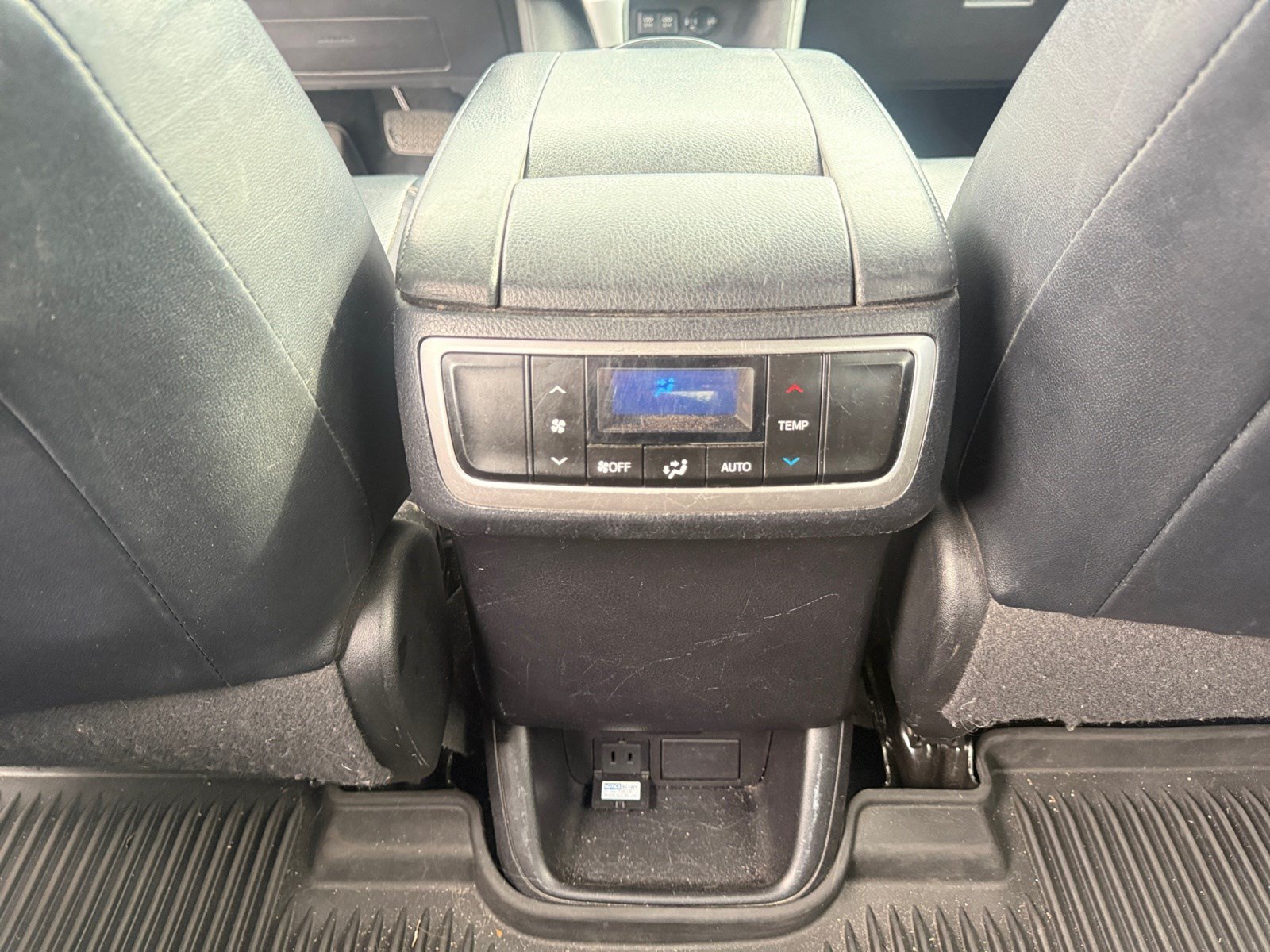 Certified 2018 Toyota Highlander Limited AWD/4WD image 30