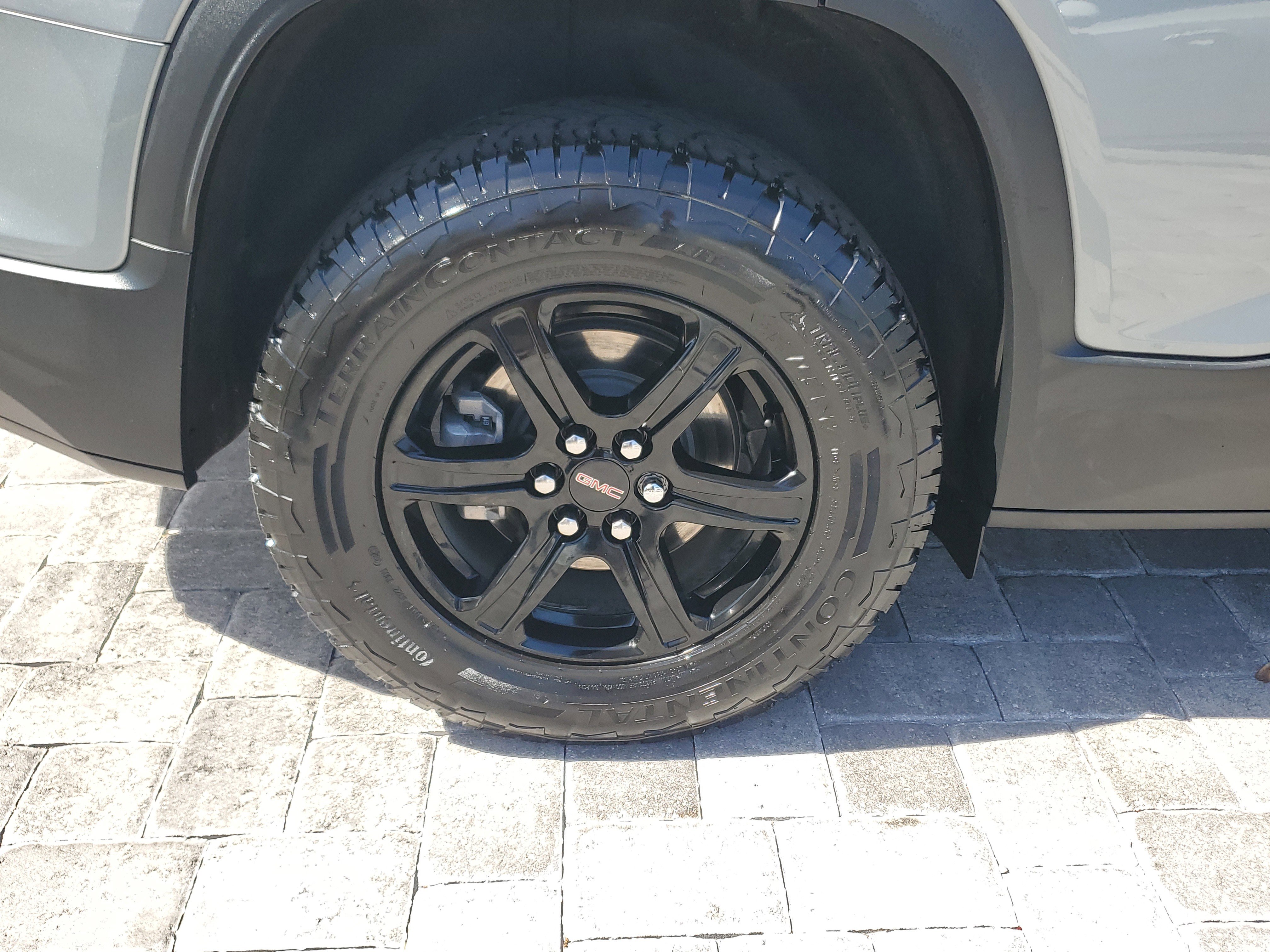 Used 2023 GMC Acadia AT4 w/ Technology Package image 6