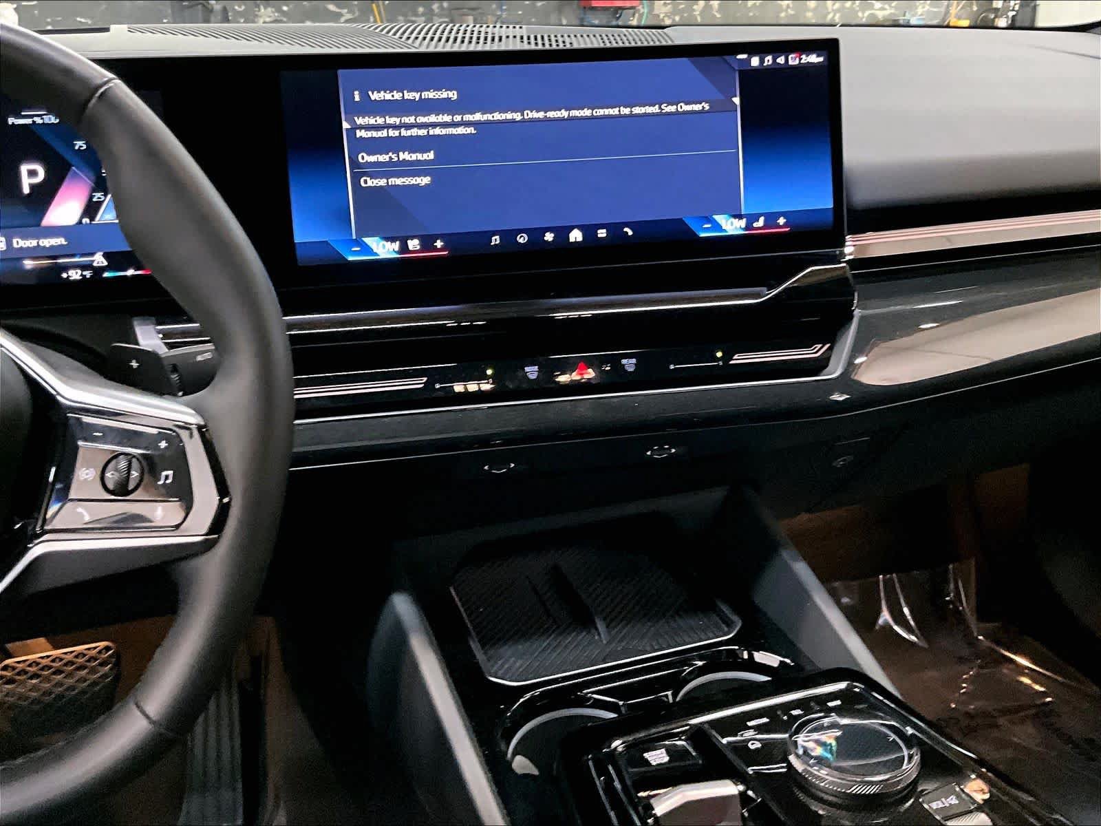 Used 2025 BMW 530i w/ Premium Package RWD image 9