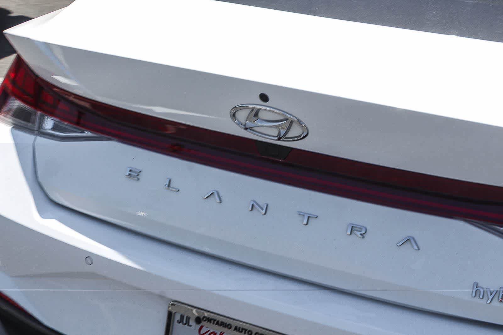 Certified 2023 Hyundai Elantra Limited FWD image 9