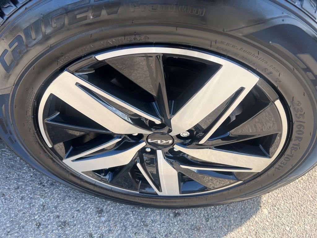 Certified 2023 Kia Sorento EX w/ Panoramic Sunroof Package image 40