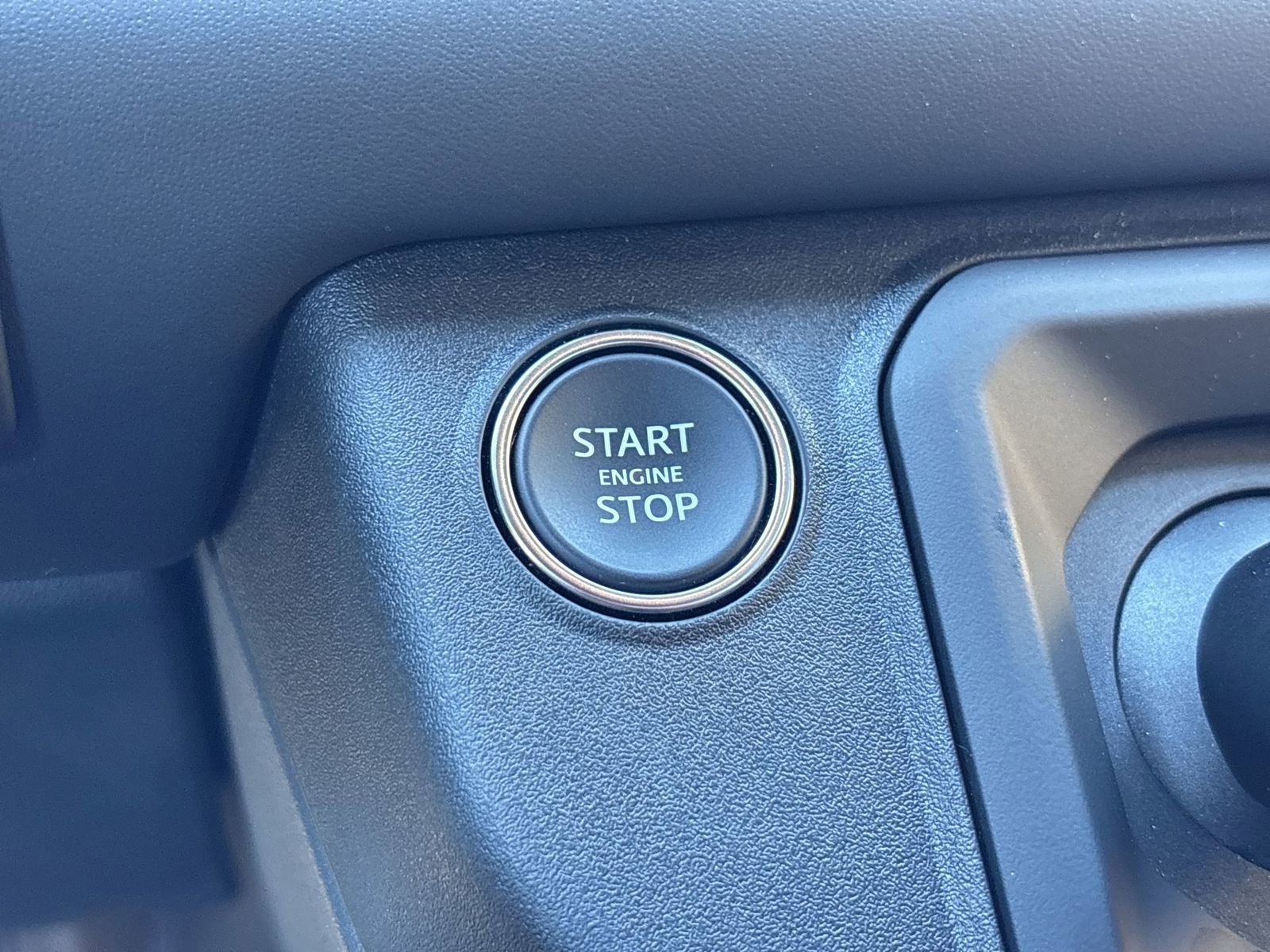 Used 2025 Land Rover Defender 90 S image 26