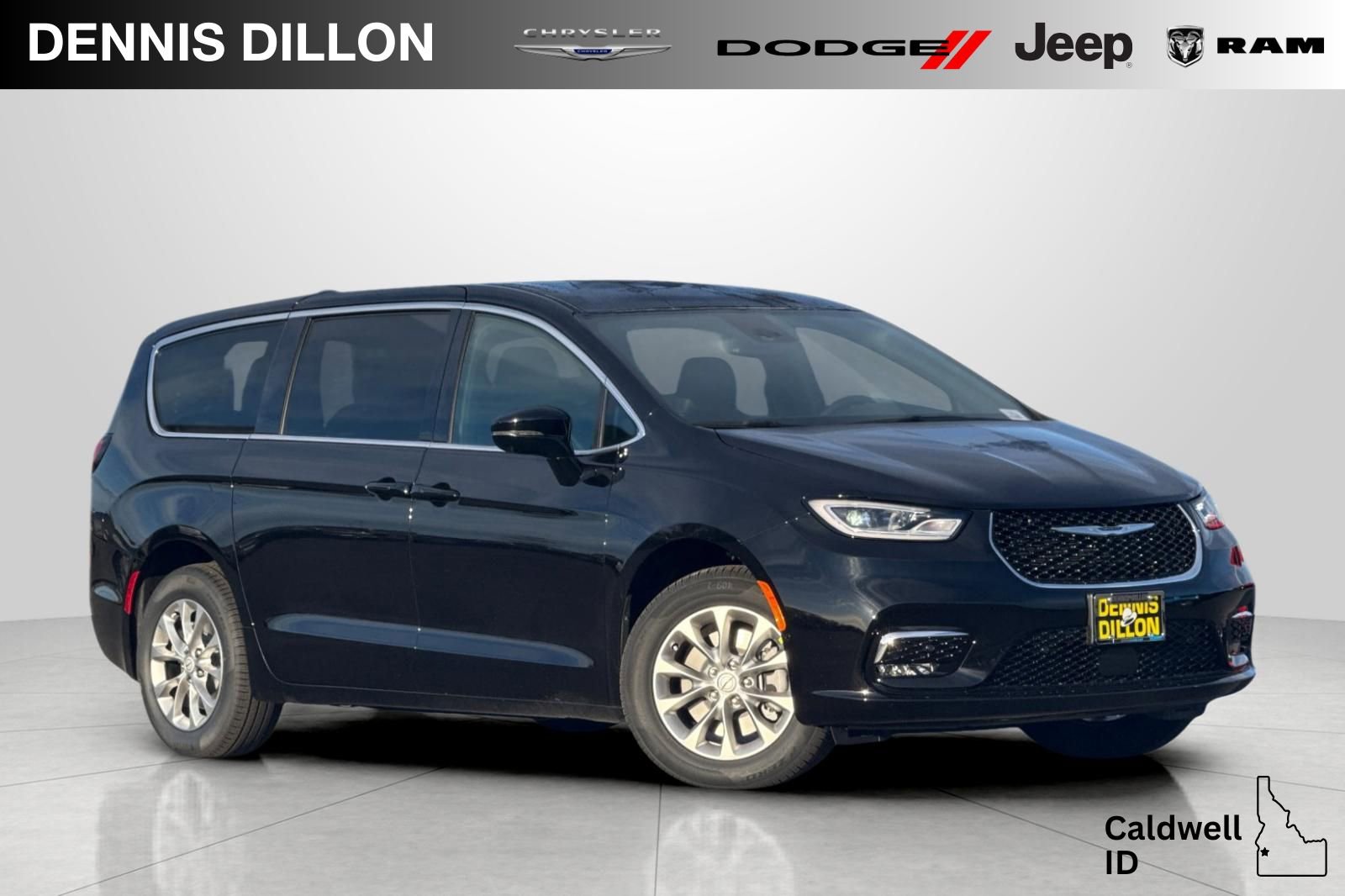 New 2026 Chrysler Pacifica Select image 1