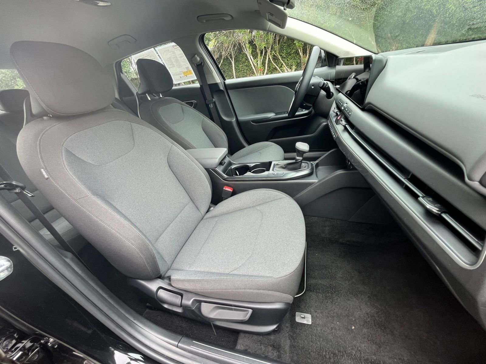 Used 2025 Kia K4 FWD image 35