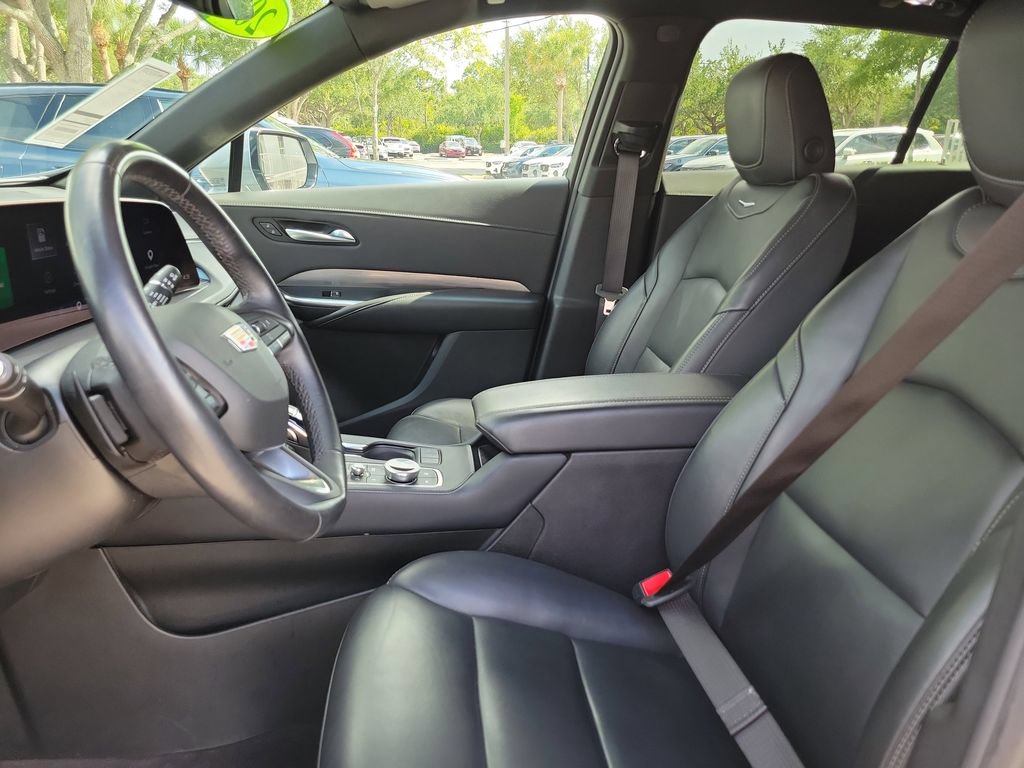 Used 2025 Cadillac XT4 Premium Luxury FWD image 26