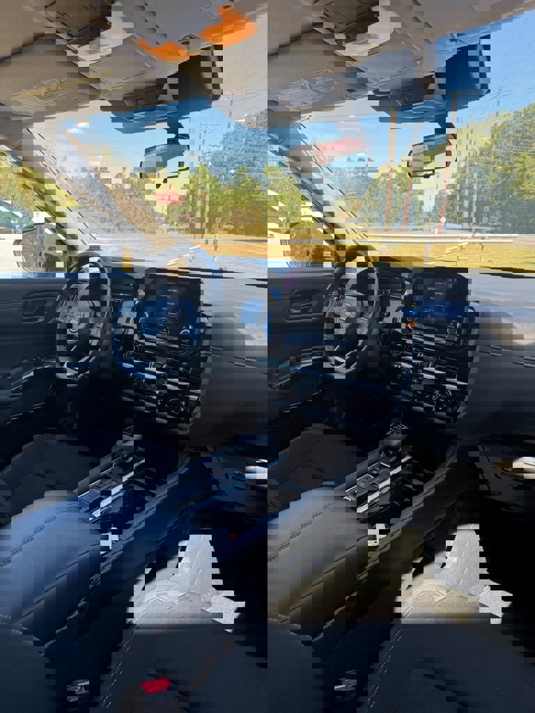 Used 2024 Nissan Pathfinder SV image 10