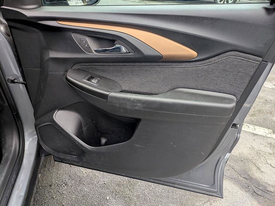 Used 2023 Chevrolet TrailBlazer ACTIV w/ Sun and Liftgate Package image 38