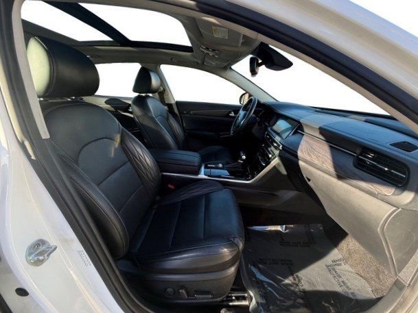 Used 2020 Kia Cadenza Limited image 17