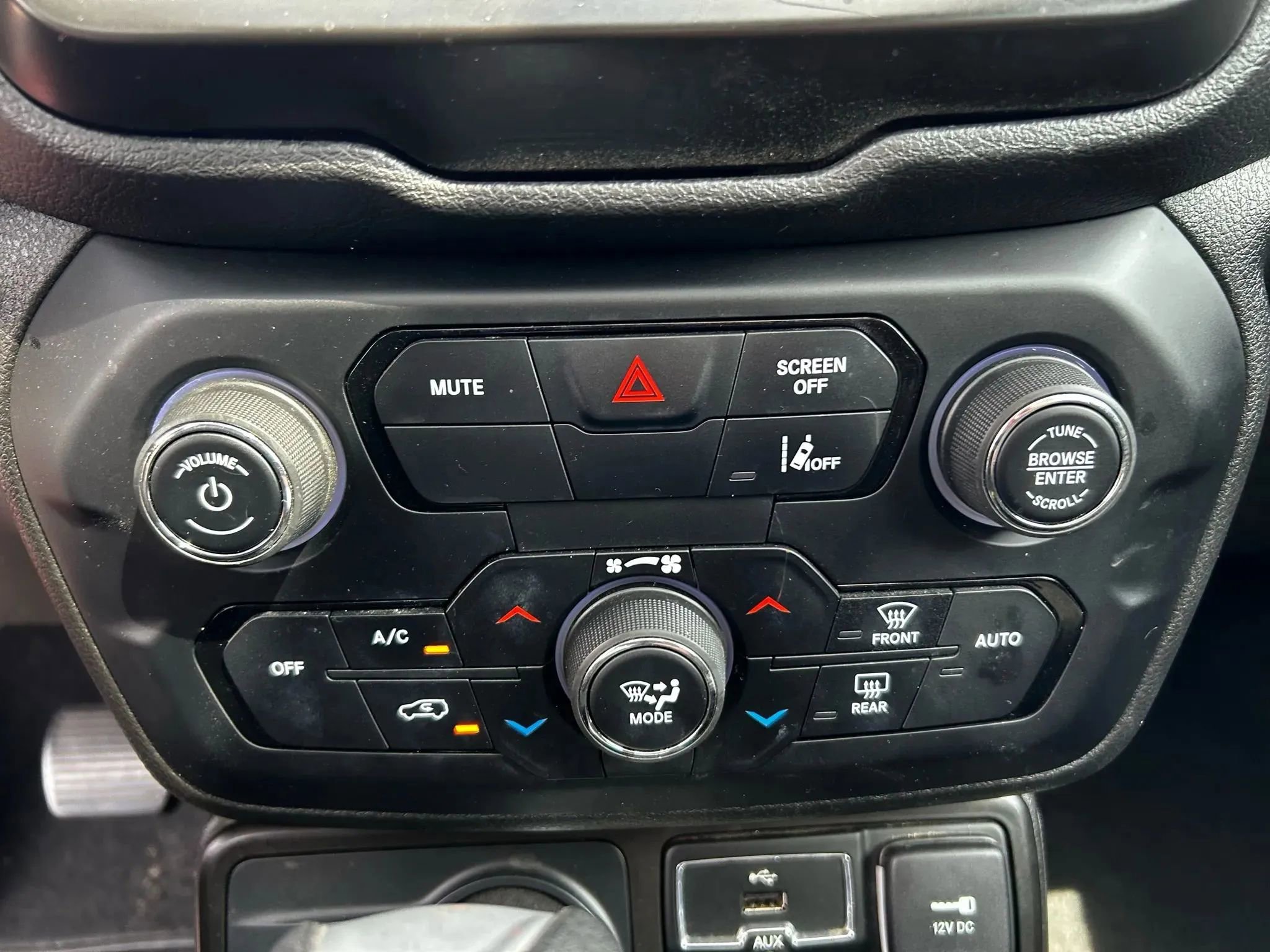Used 2021 Jeep Renegade Latitude image 22