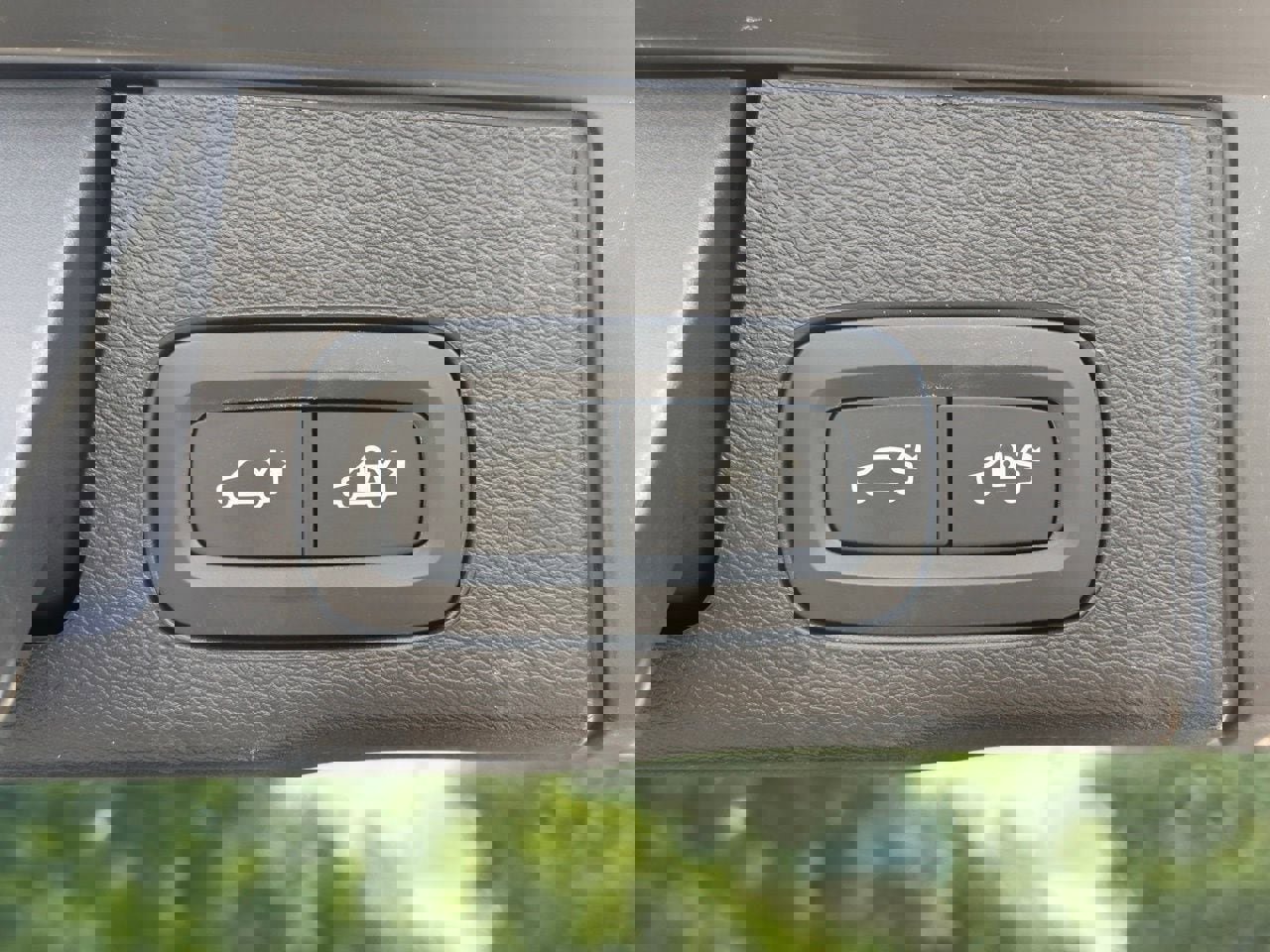 Used 2025 Volvo XC60 B5 Plus image 15