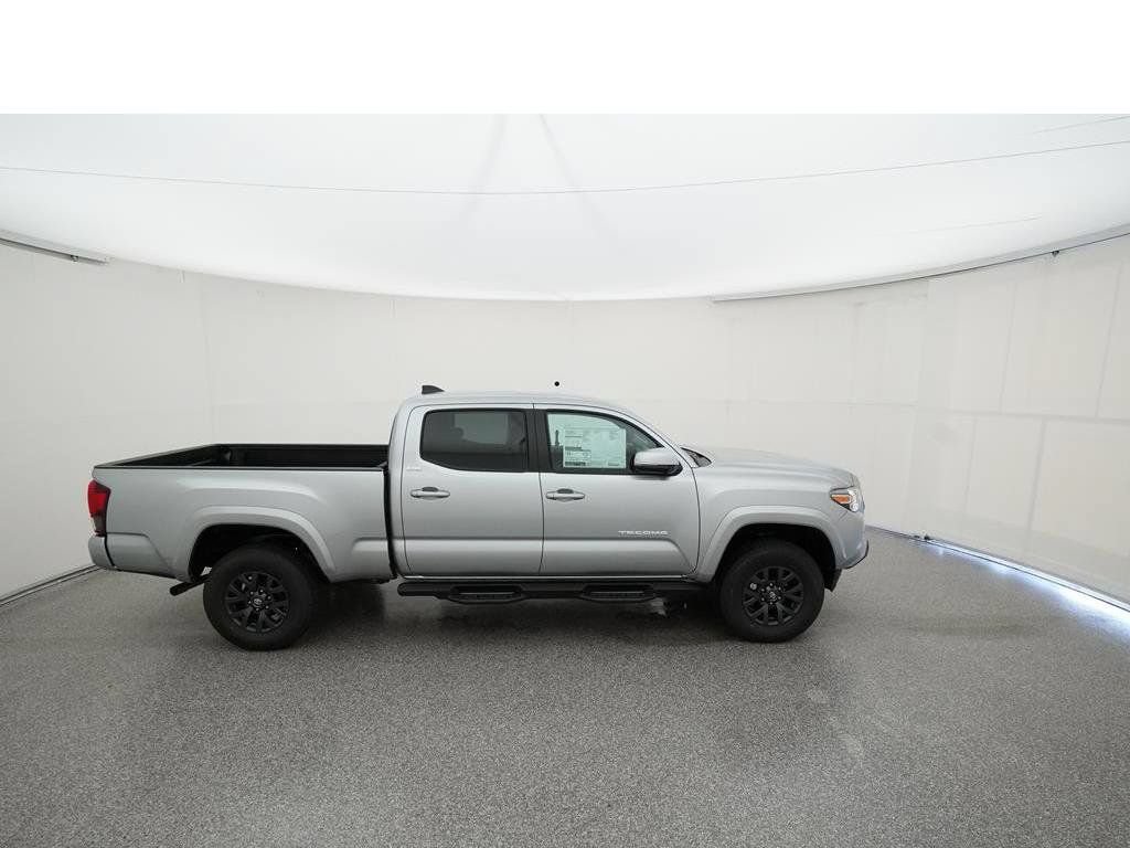 Used 2022 Toyota Tacoma SR5 w/ Technology Package AWD/4WD image 14