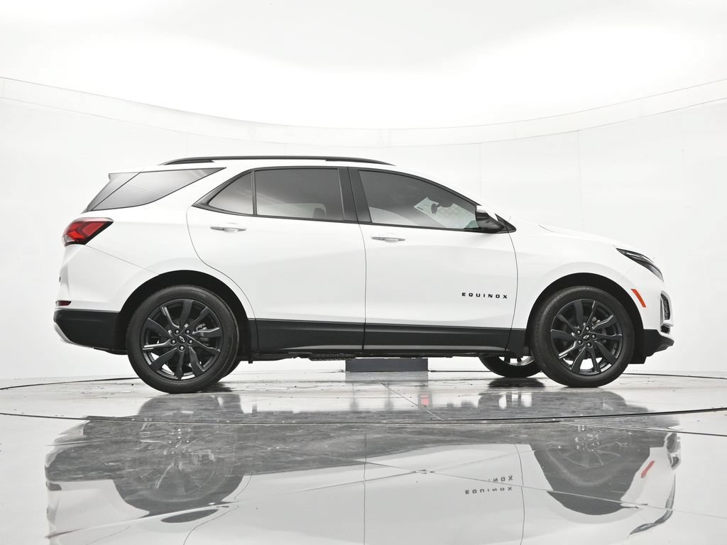 Certified 2022 Chevrolet Equinox RS w/ Infotainment Package FWD image 40