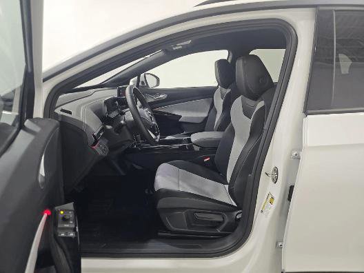 Used 2024 Volkswagen ID.4 2WD image 13