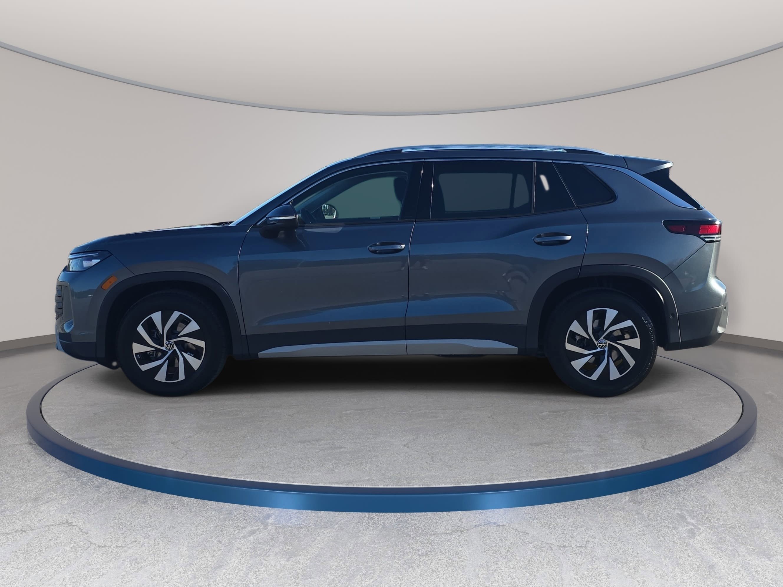 New 2026 Volkswagen Tiguan S FWD image 8