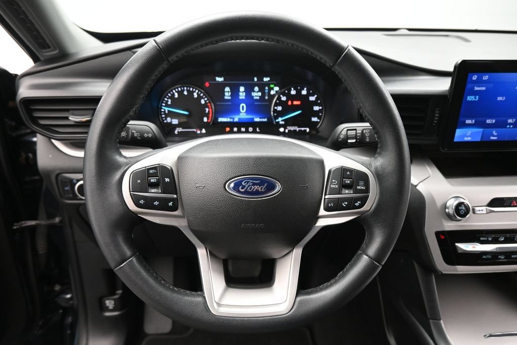 Certified 2023 Ford Explorer XLT RWD image 12