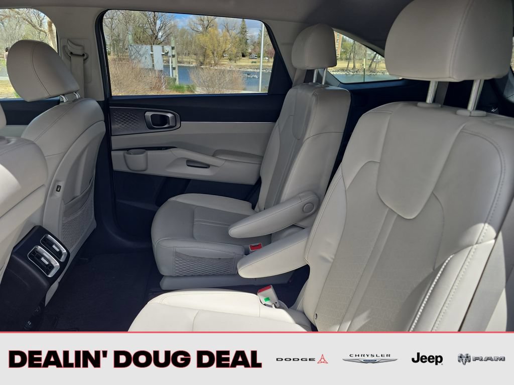 Used 2023 Kia Sorento EX AWD/4WD image 24