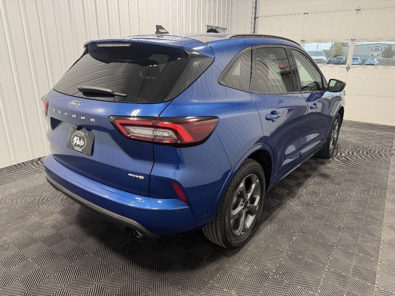 Used 2023 Ford Escape ST-Line AWD/4WD image 3