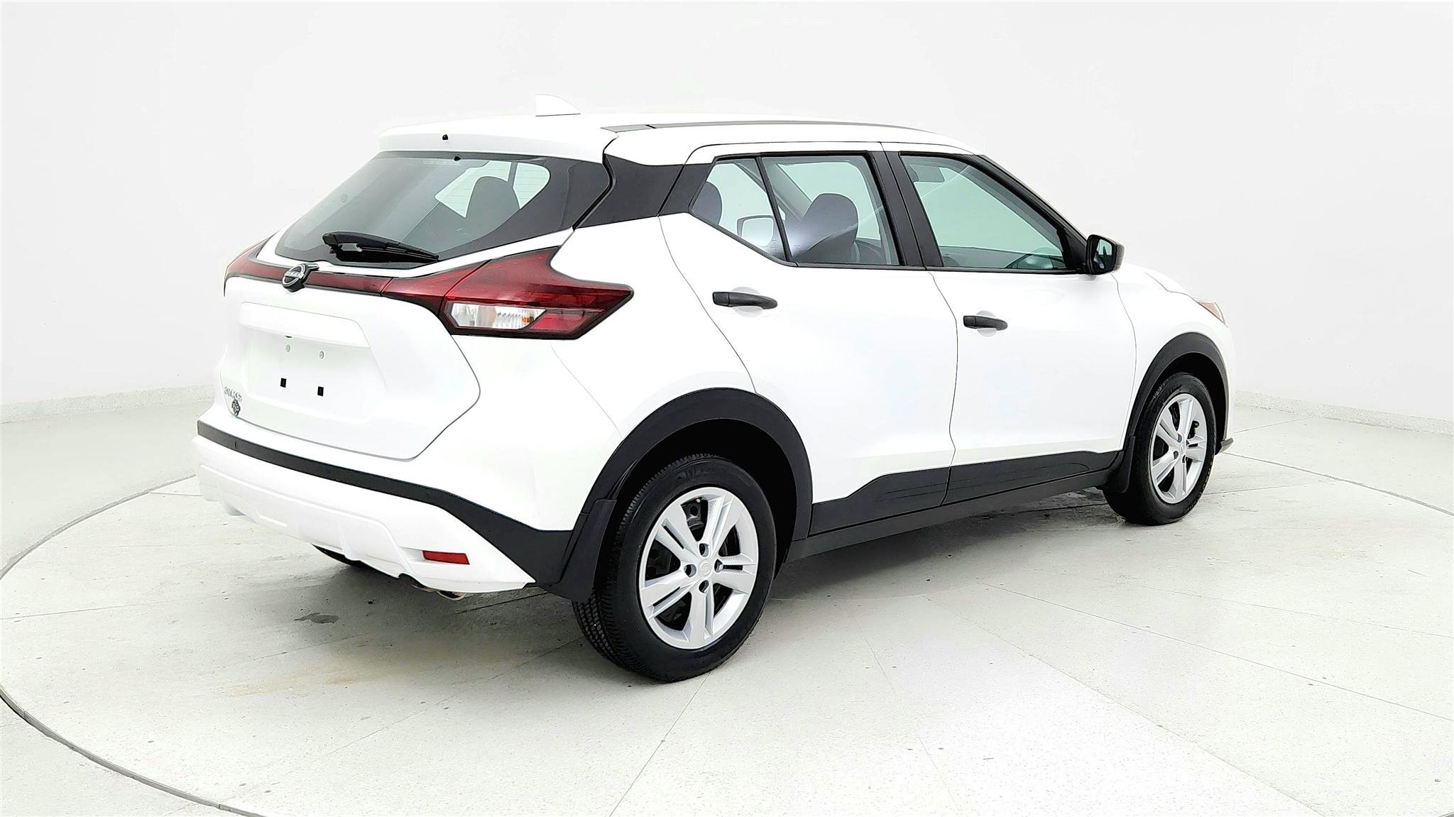 Used 2025 Nissan Kicks Play S FWD image 5