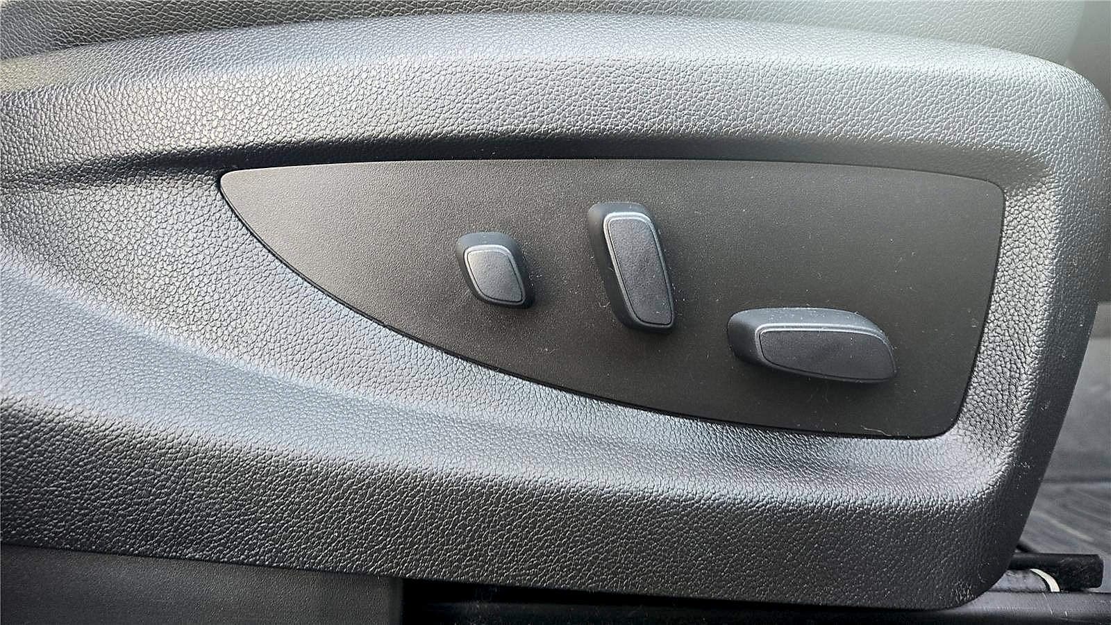 Used 2019 GMC Yukon SLT AWD/4WD image 25