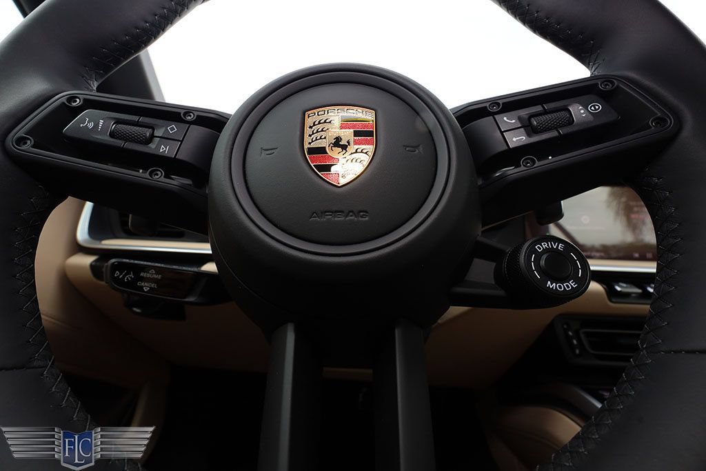 Used 2024 Porsche 911 Turbo S AWD/4WD image 33